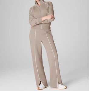 (#2) SPANX AirEssentials® Pique Straight Leg Pant - Ashwood